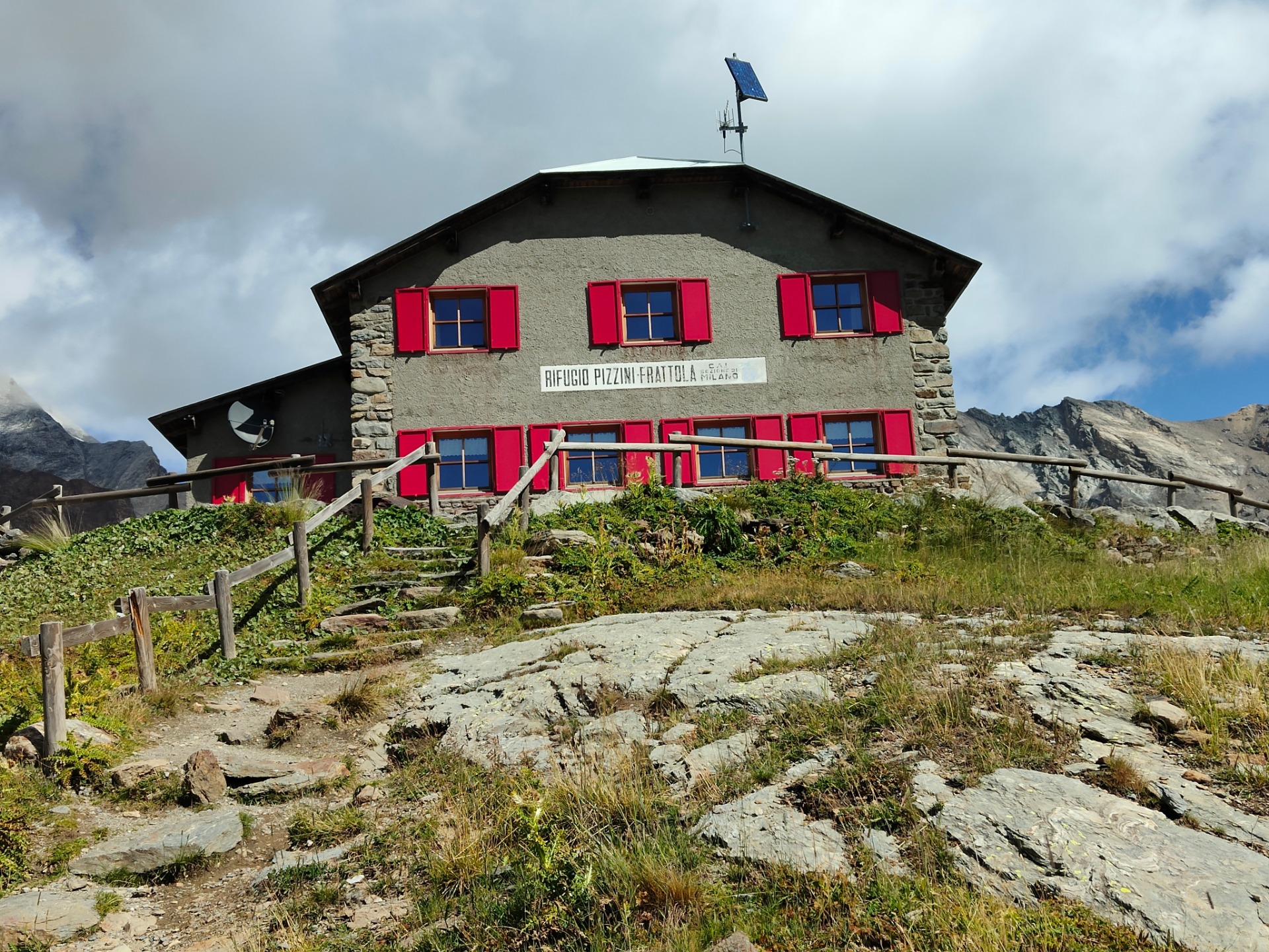 Giro del Confinale, rifugio Pizzini